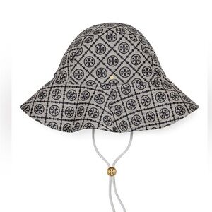 NWT Tory Burch Navy and White Bucket Hat